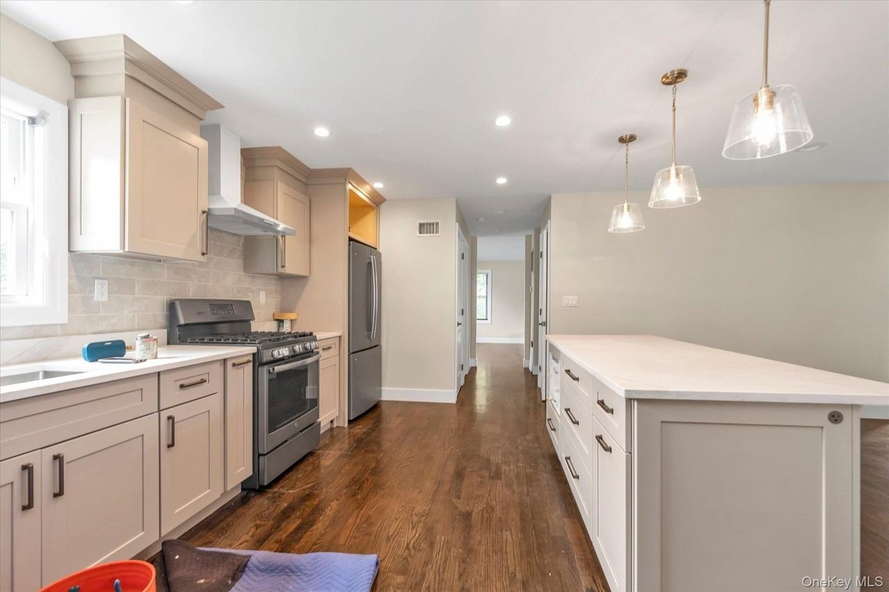 85 Clement St - Photo 7 of 20
