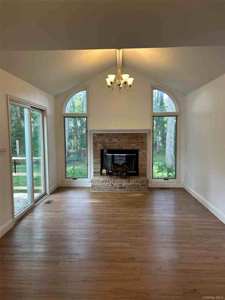 32 Homewood Dr - Photo 3 of 6