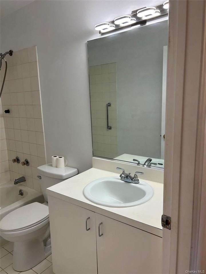 32 Homewood Dr - Photo 4 of 6