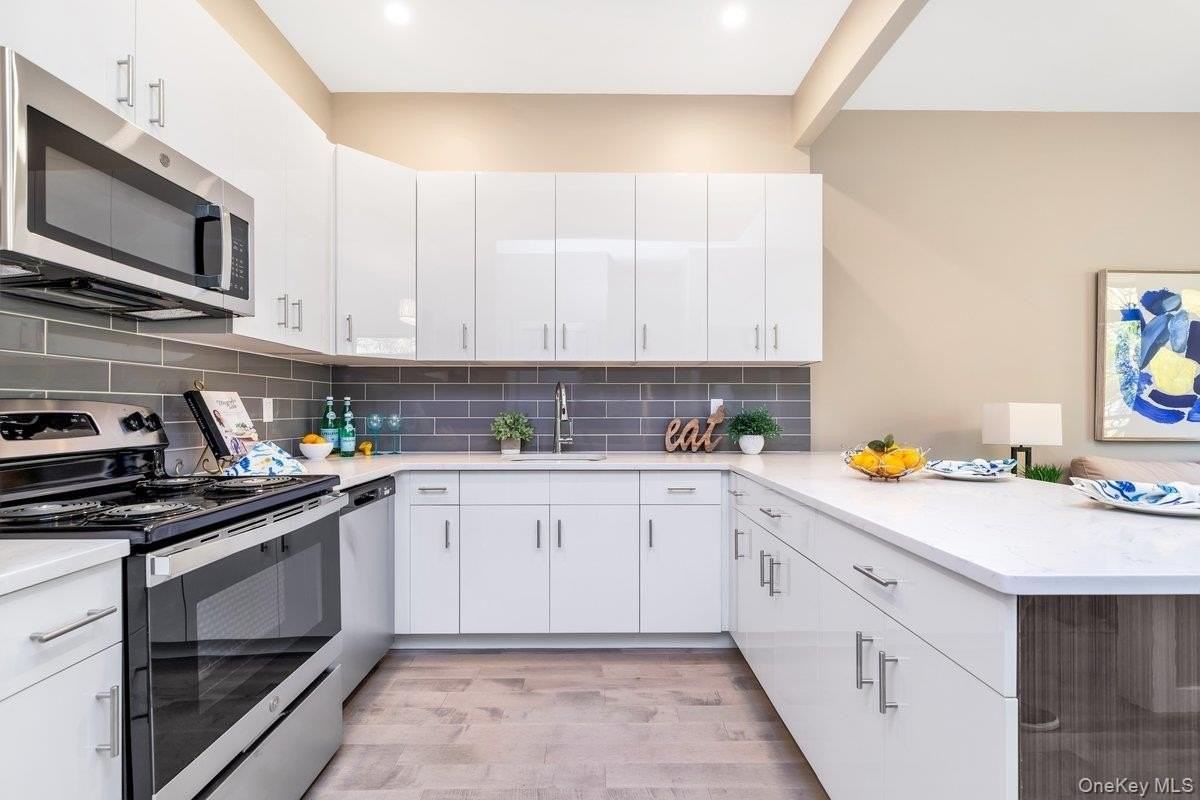 2928 Newtown Ave #3A - Photo 5 of 12