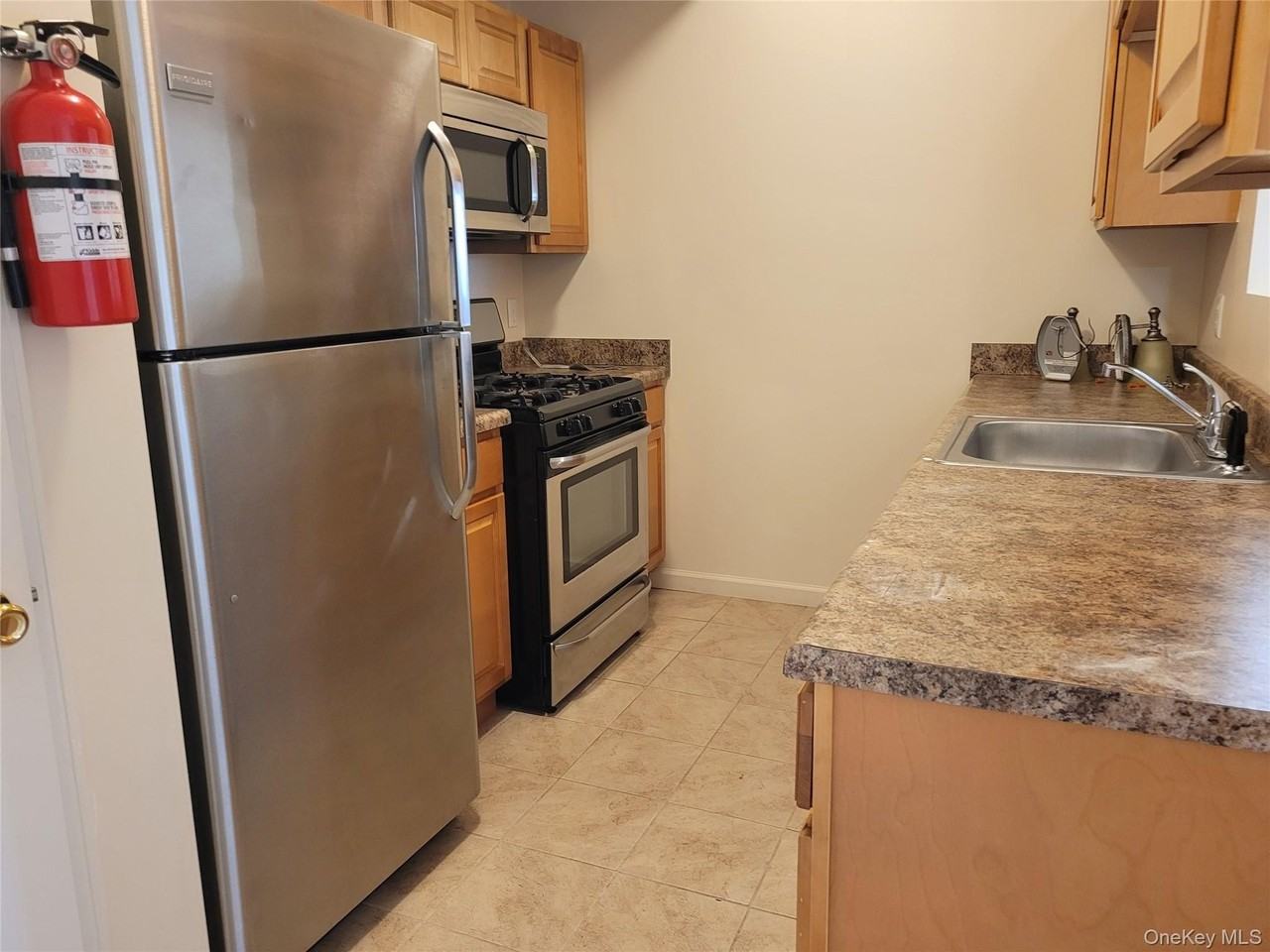 256 Ruth Ct - Photo 4 of 14