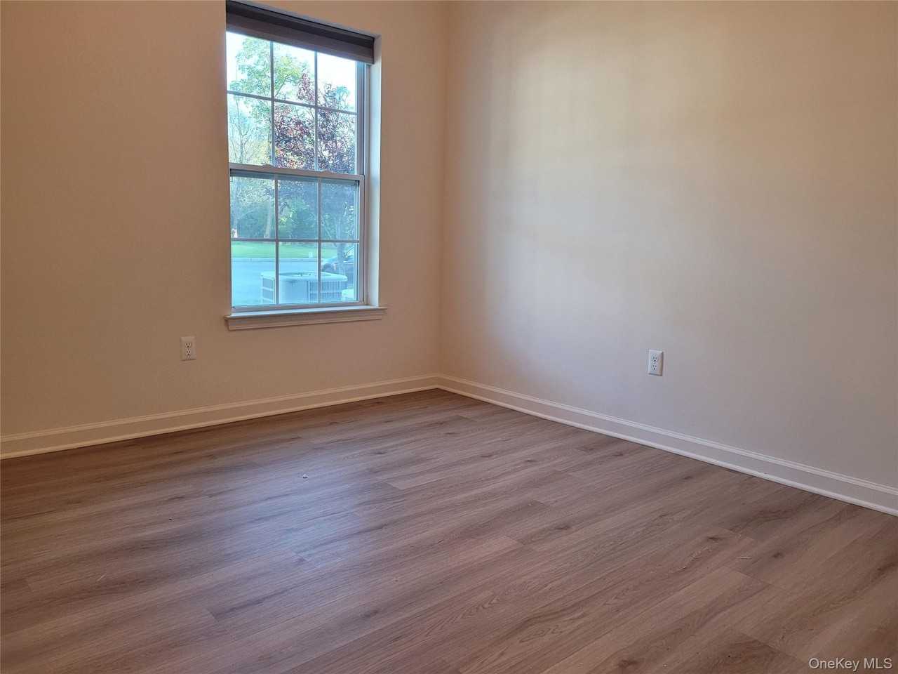 256 Ruth Ct - Photo 7 of 14