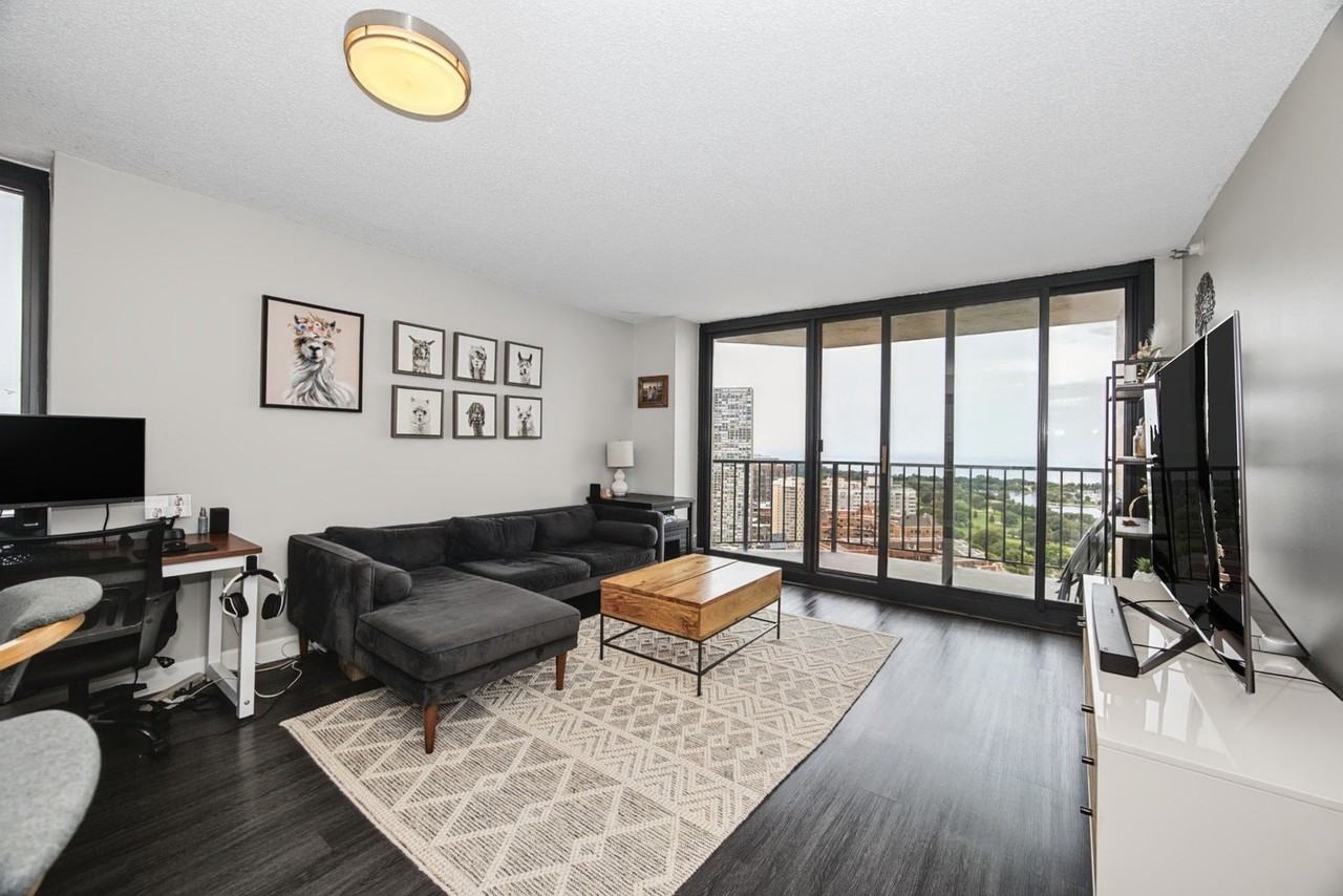 3660 N Lake Shore Dr #3504 - Photo 4 of 20
