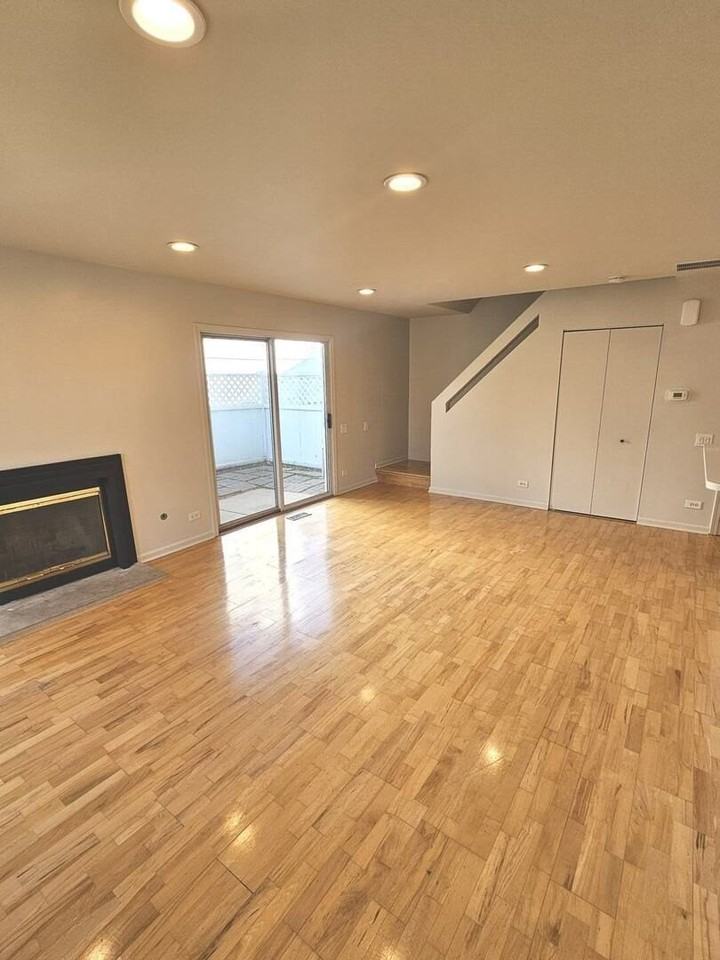 403 Trenton Ct - Photo 4 of 27