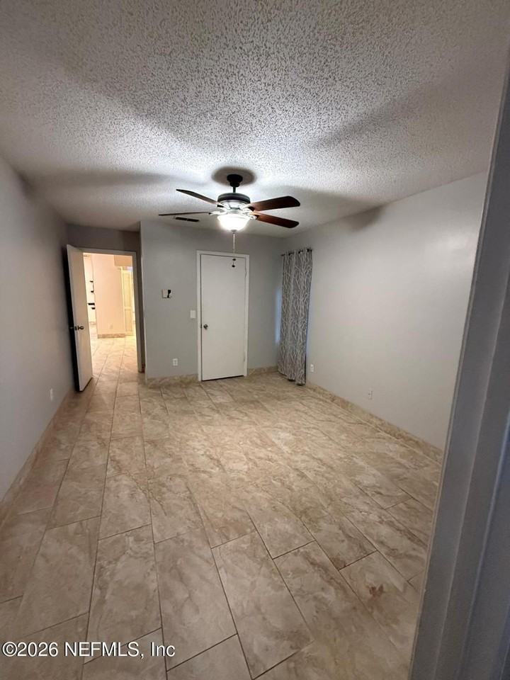 12381 Mastin Cove Rd - Photo 7 of 19