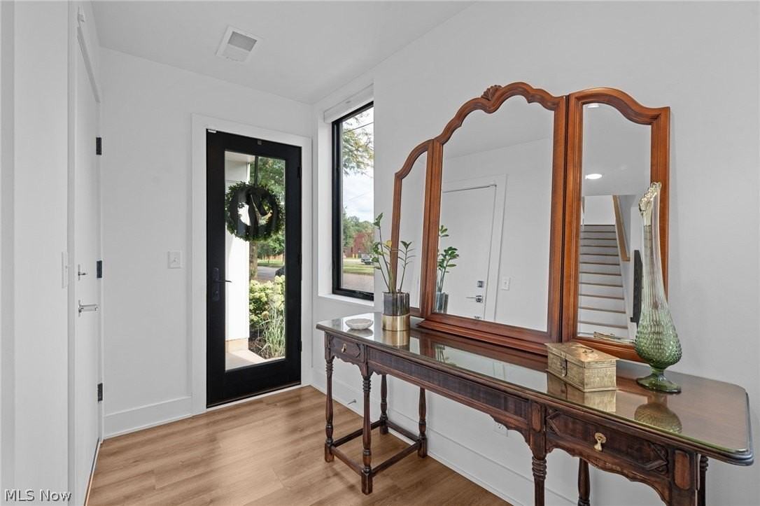 3416 Monroe Ave - Photo 4 of 41