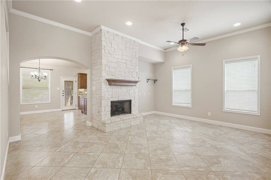 8209 Raintree Dr - Photo 3 of 29