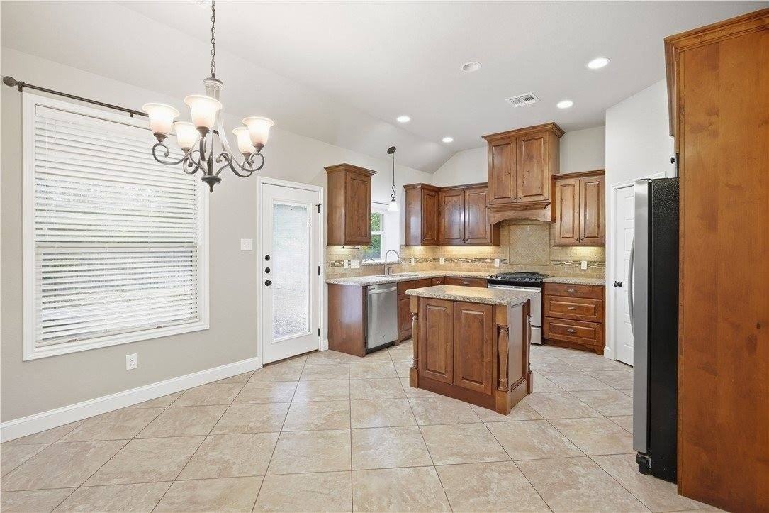 8209 Raintree Dr - Photo 5 of 29