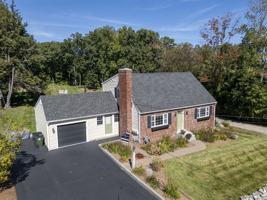 featured image of 1550 Wellington Rd