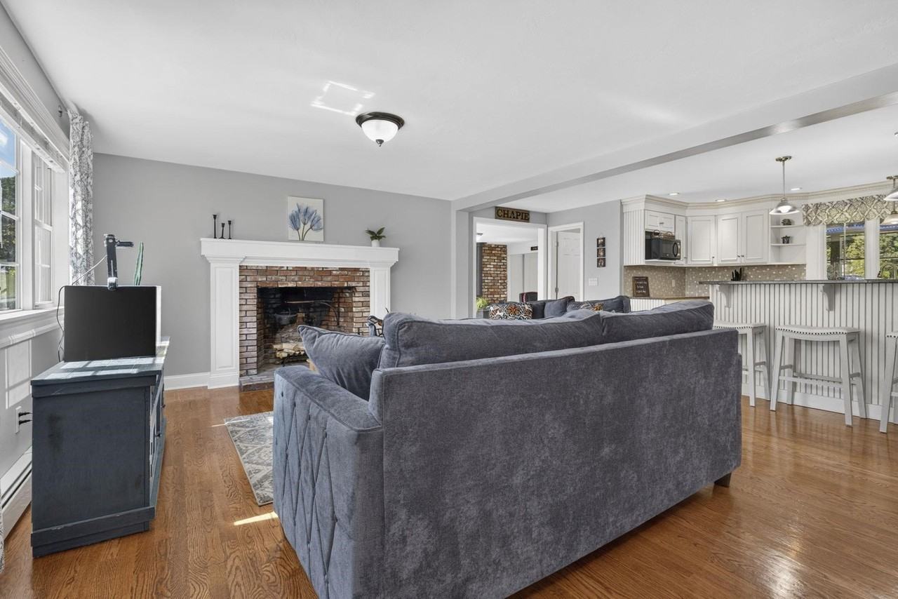 1550 Wellington Rd - Photo 4 of 50