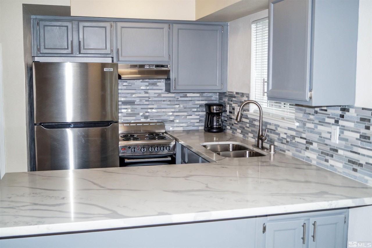 630 1/2 Valley Rd #B - Photo 6 of 23