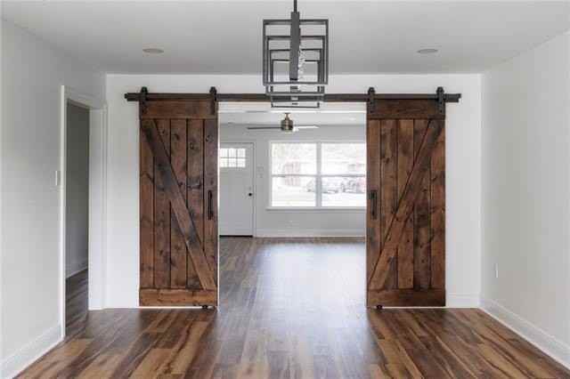 4520 Newlands St - Photo 4 of 27