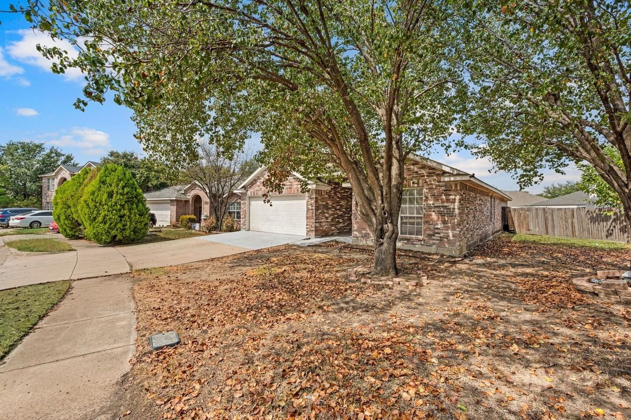 5509 Timber Ridge Ct - Photo 2 of 32
