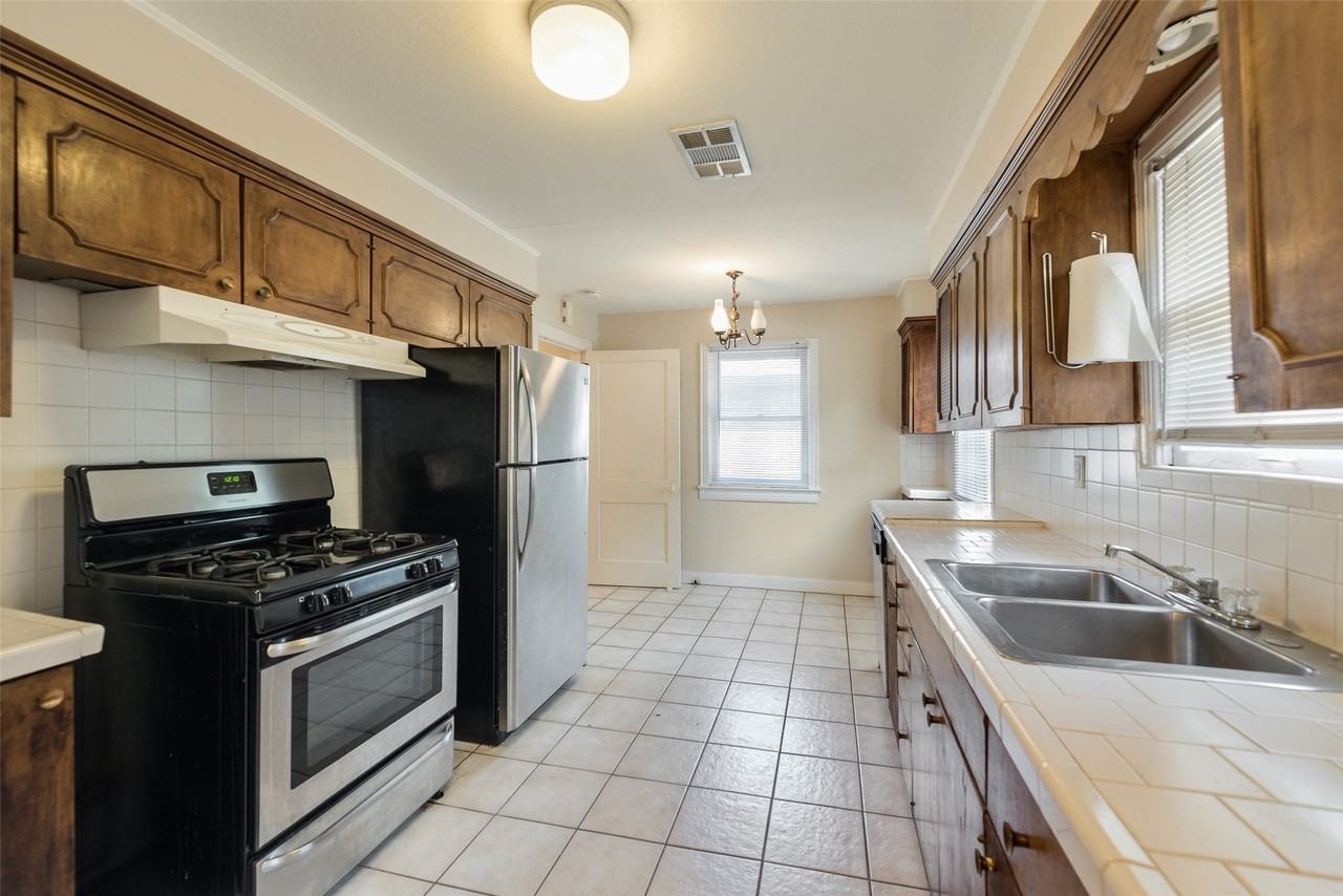 6005 Ross Ave #6007 - Photo 7 of 10