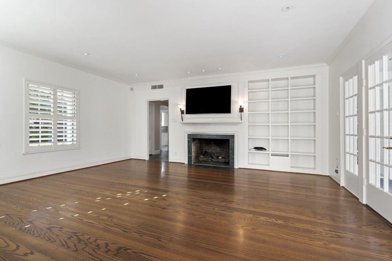 8530 Jourdan Way - Photo 4 of 39
