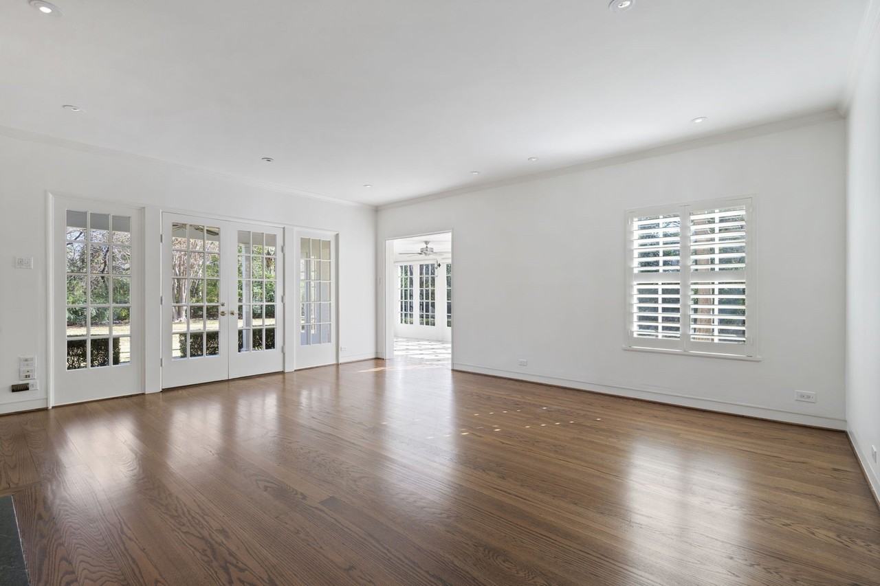 8530 Jourdan Way - Photo 5 of 39