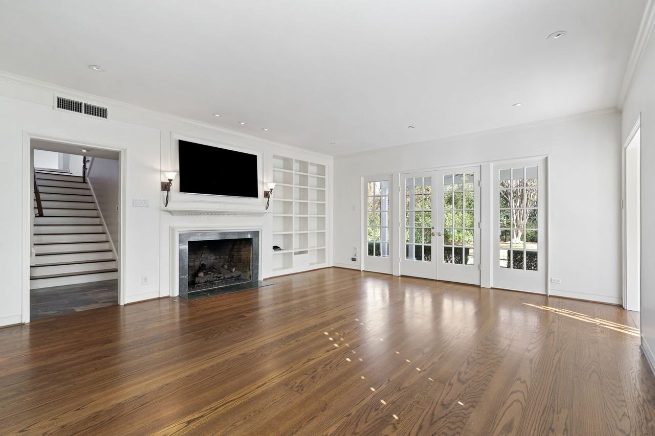 8530 Jourdan Way - Photo 6 of 39