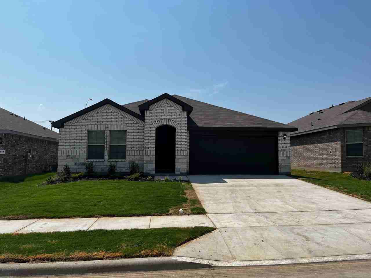 2945 Manu St - Photo 2 of 8