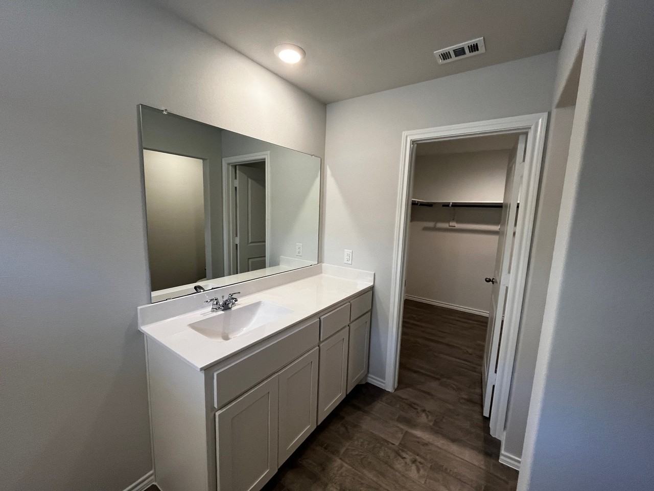 2945 Manu St - Photo 3 of 8
