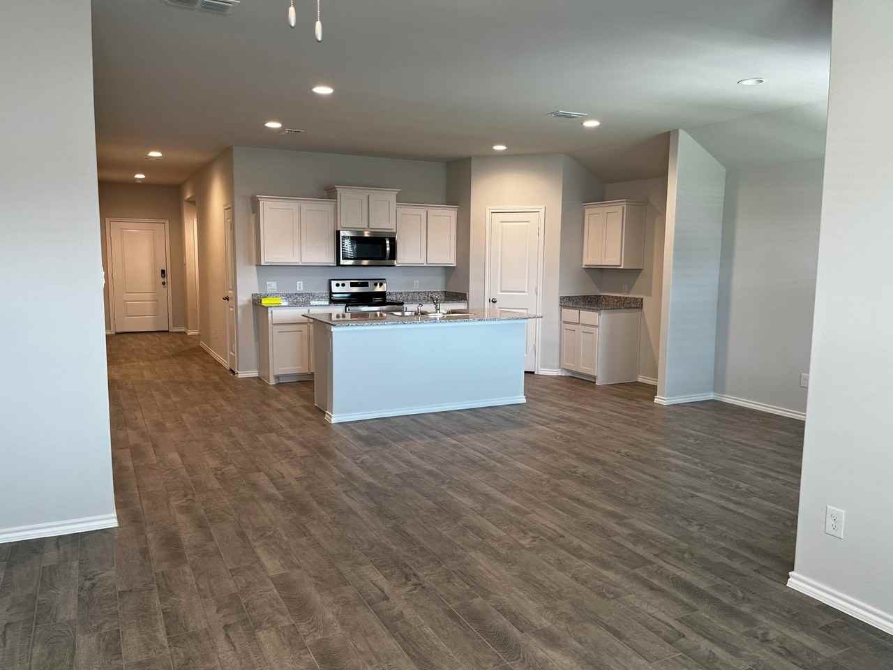 2945 Manu St - Photo 4 of 8