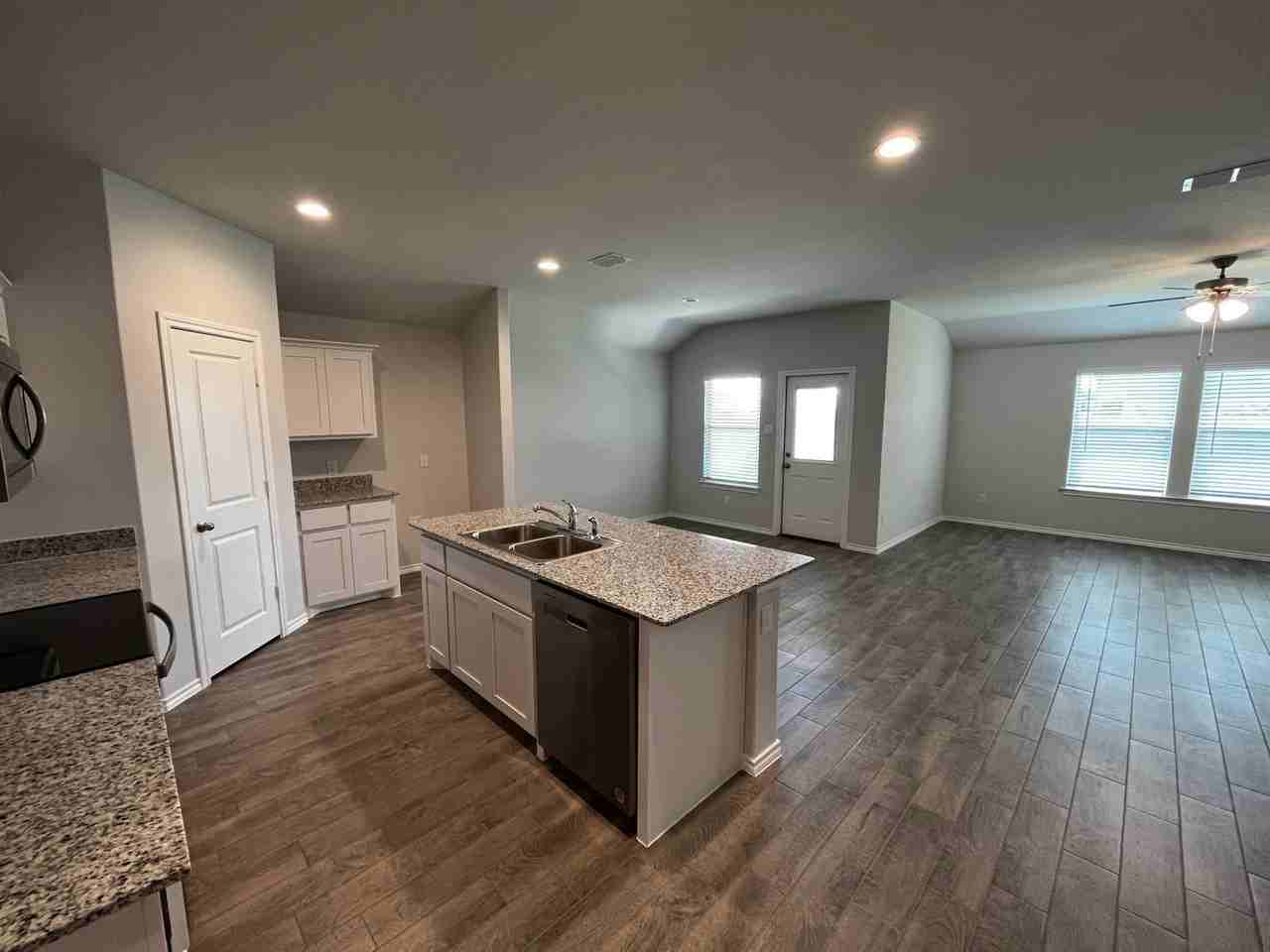 2945 Manu St - Photo 5 of 8