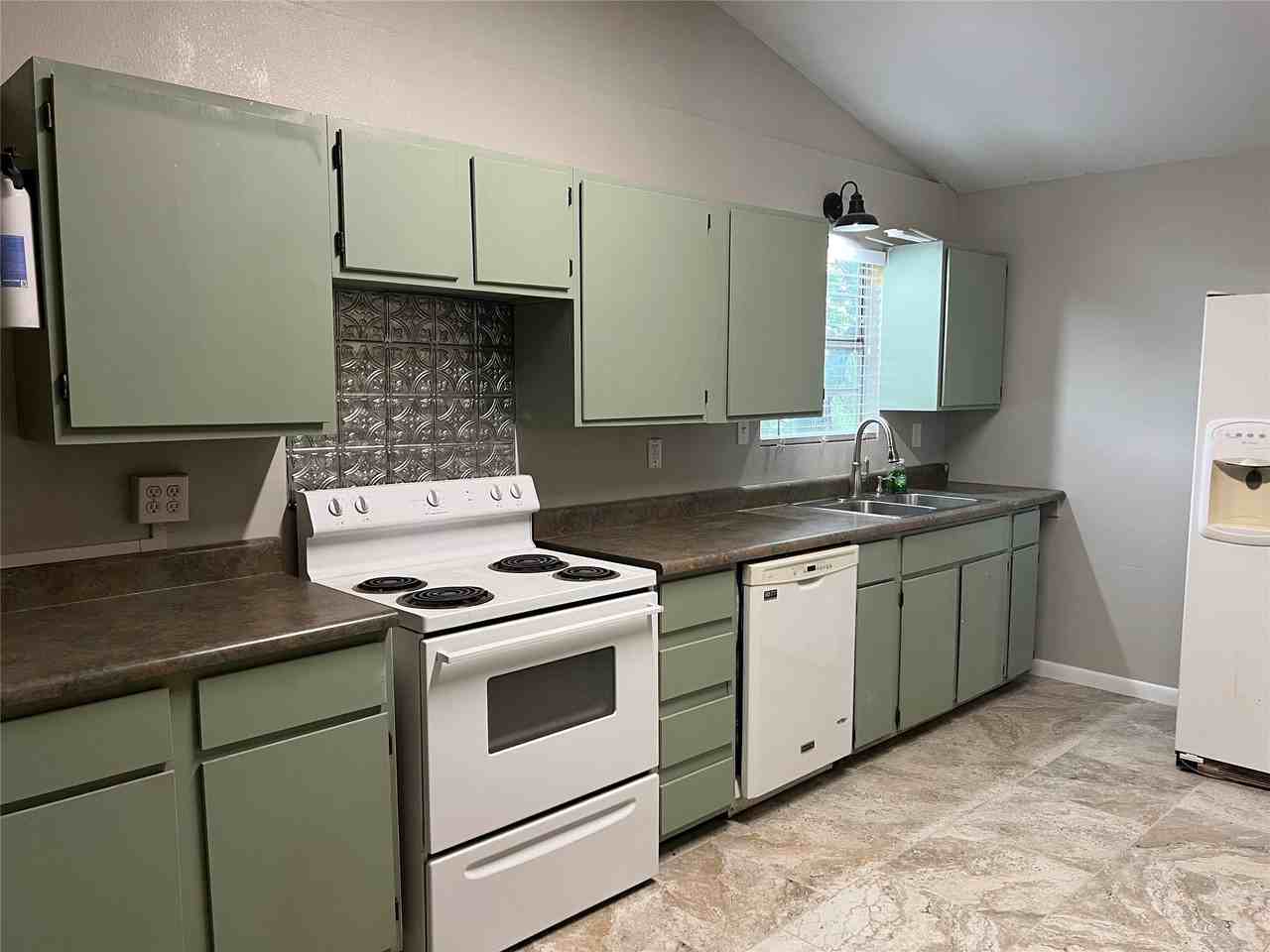 6960 Clifden Dr - Photo 2 of 18