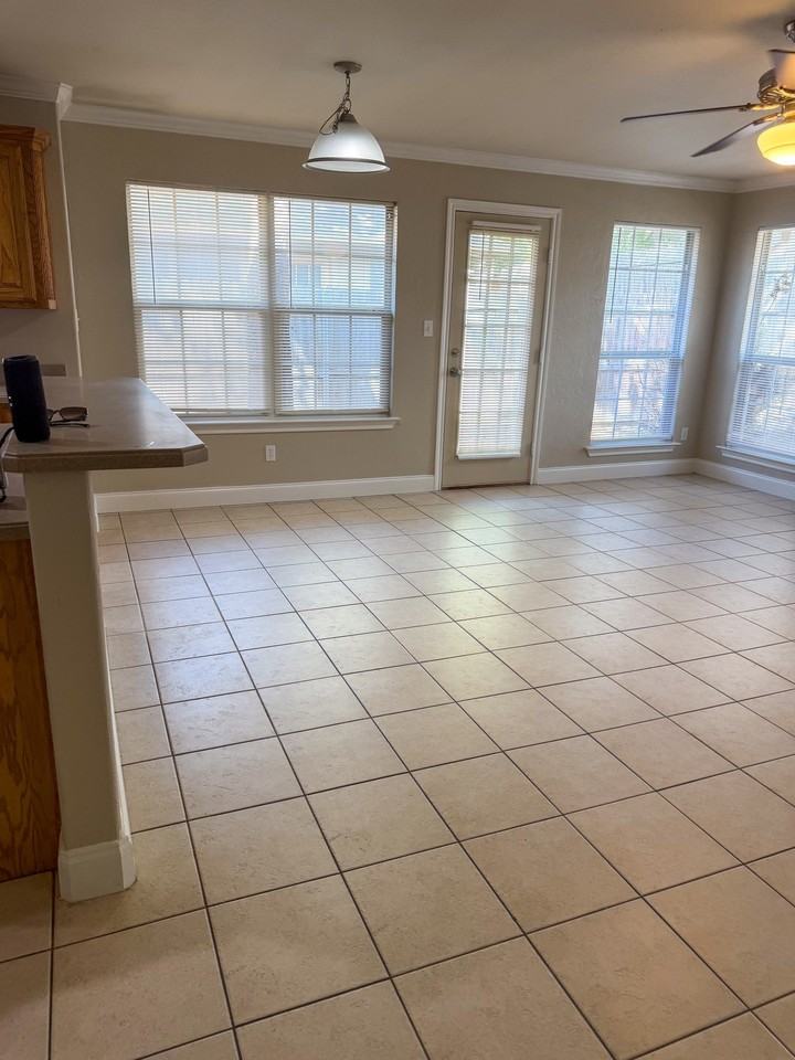 1611 Park Pl - Photo 5 of 18