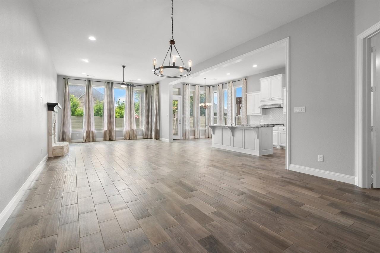 1217 7th St - Photo 5 of 39