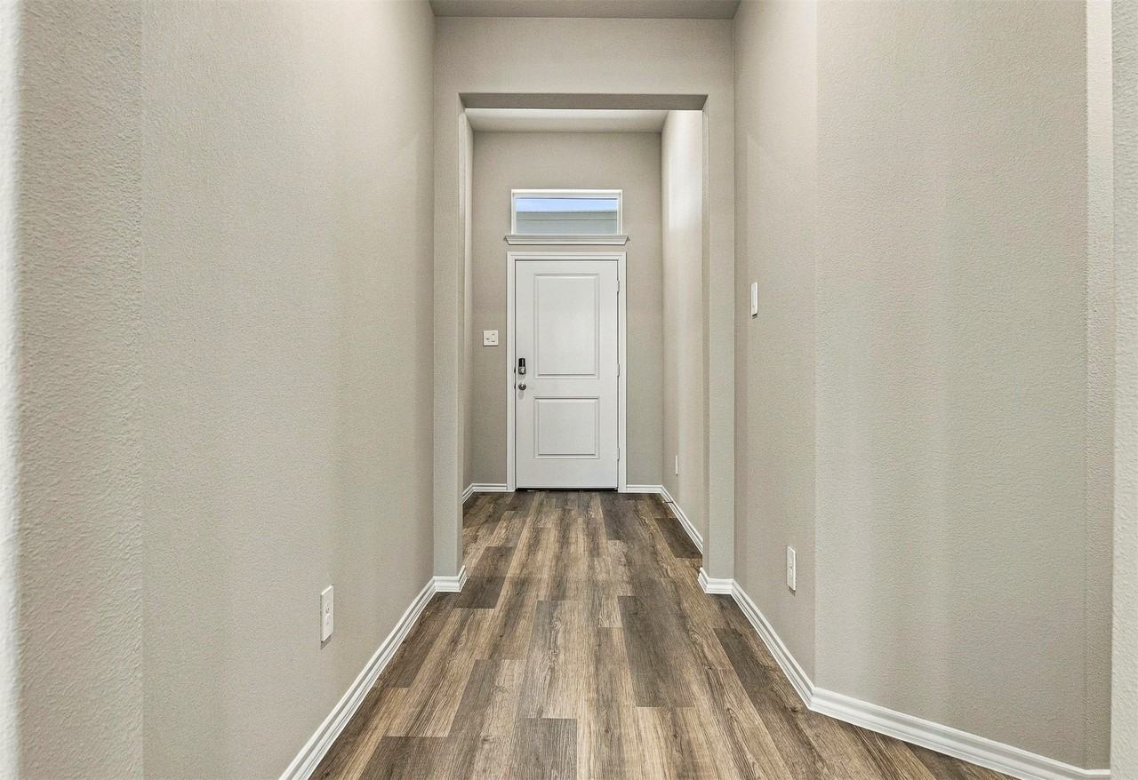 15932 Stableford Rd - Photo 5 of 35