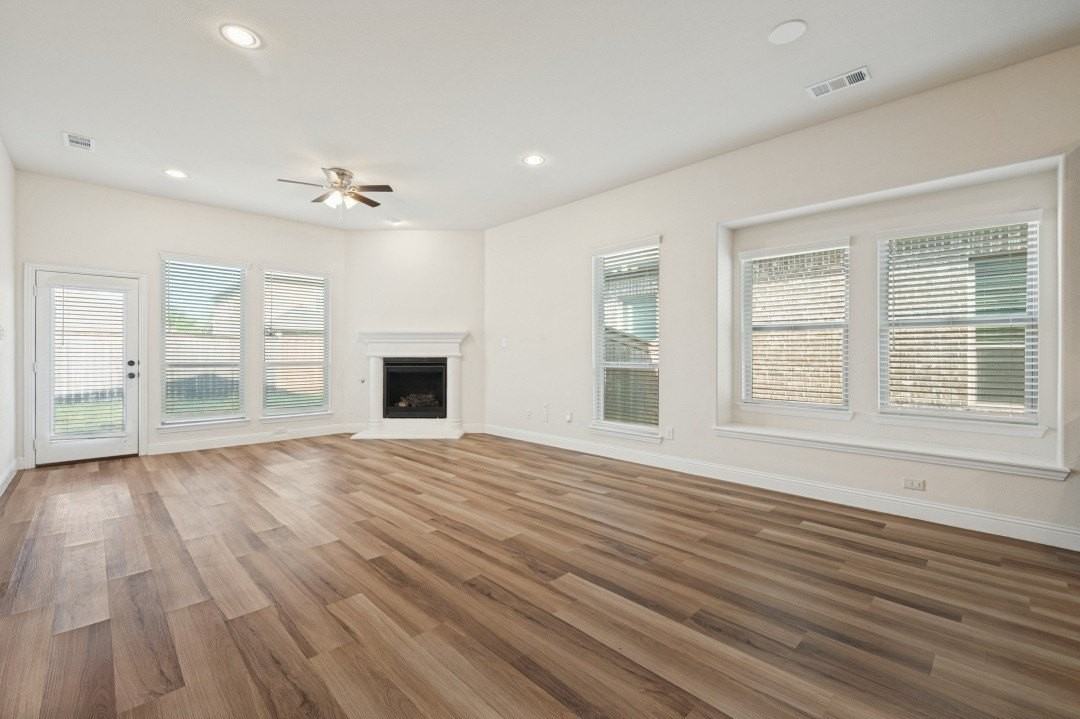 2409 Griffith Park Dr - Photo 4 of 13