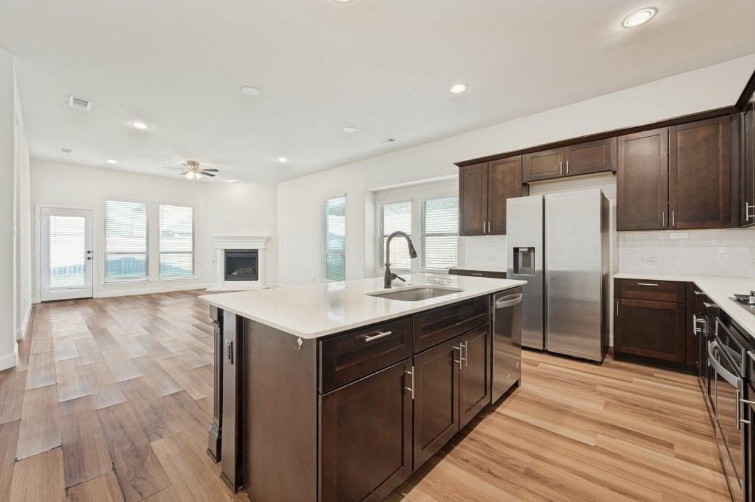 2409 Griffith Park Dr - Photo 5 of 13