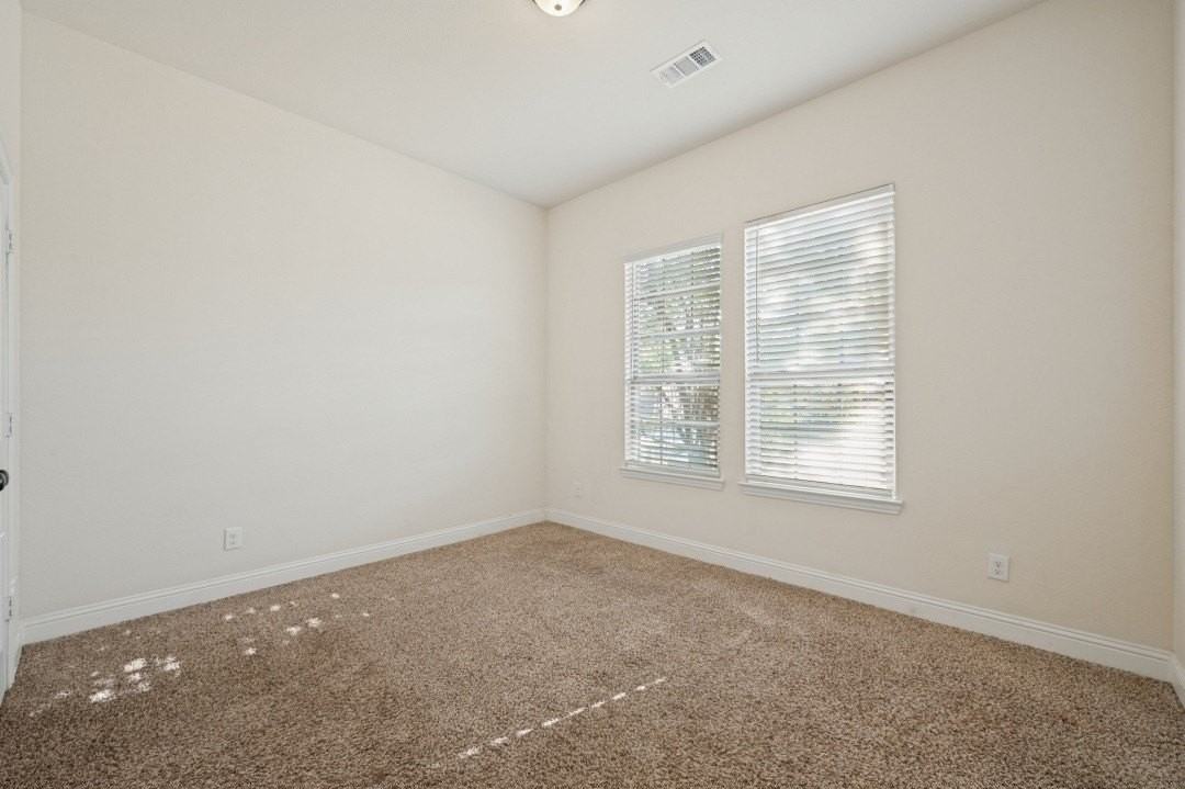 2409 Griffith Park Dr - Photo 7 of 13