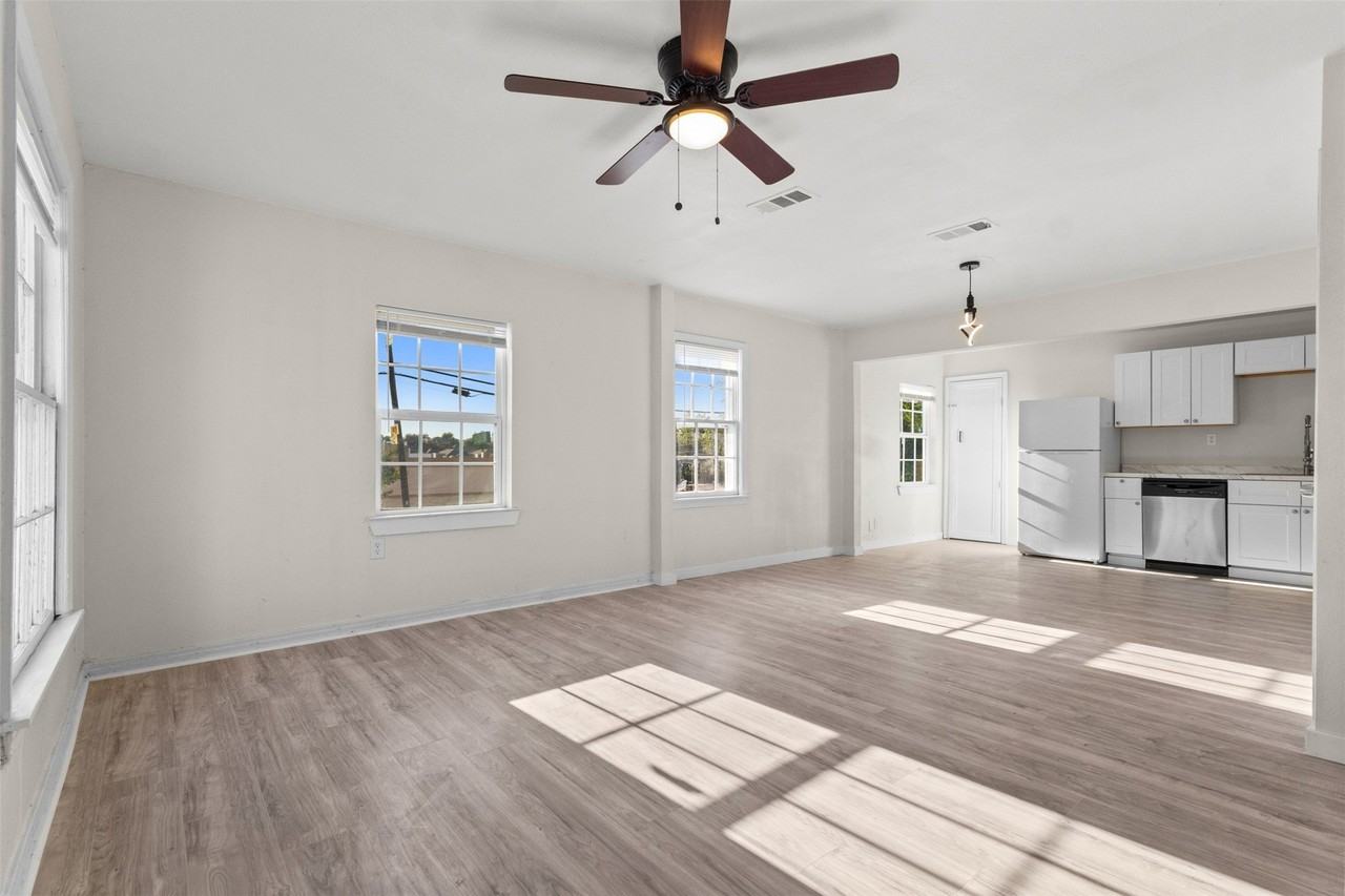 838 Dalworth St - Photo 3 of 15