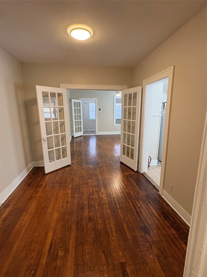 111 N Tyler St - Photo 3 of 8