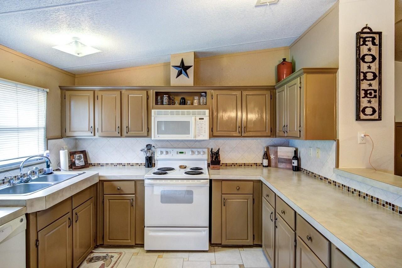 2620 Bryant St - Photo 5 of 12