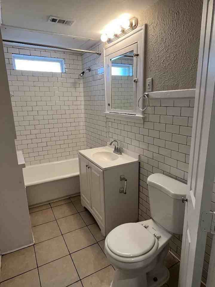 901 N Bishop Ave #C - Photo 5 of 7