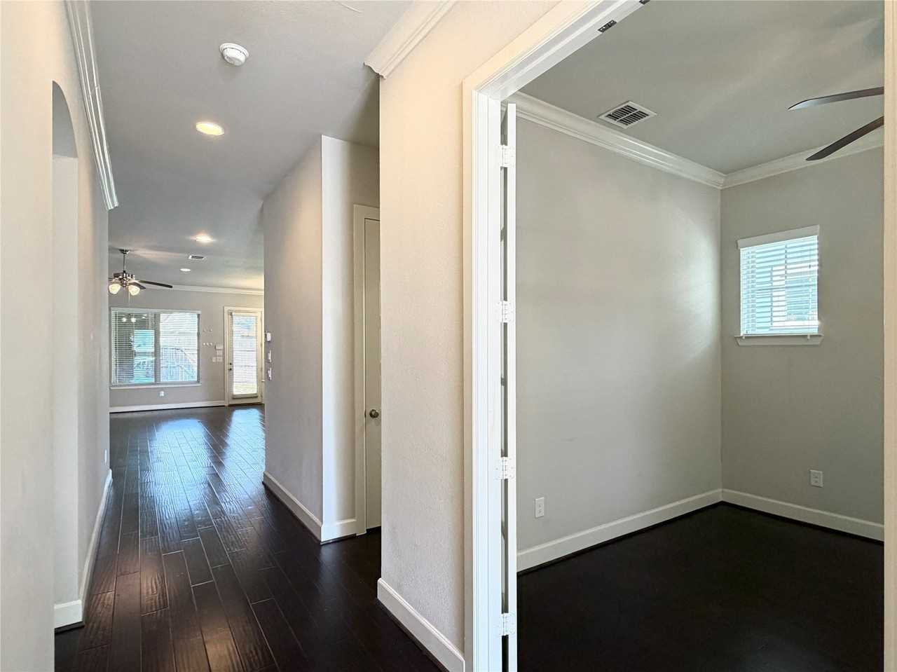 1005 Moonstone St - Photo 2 of 22