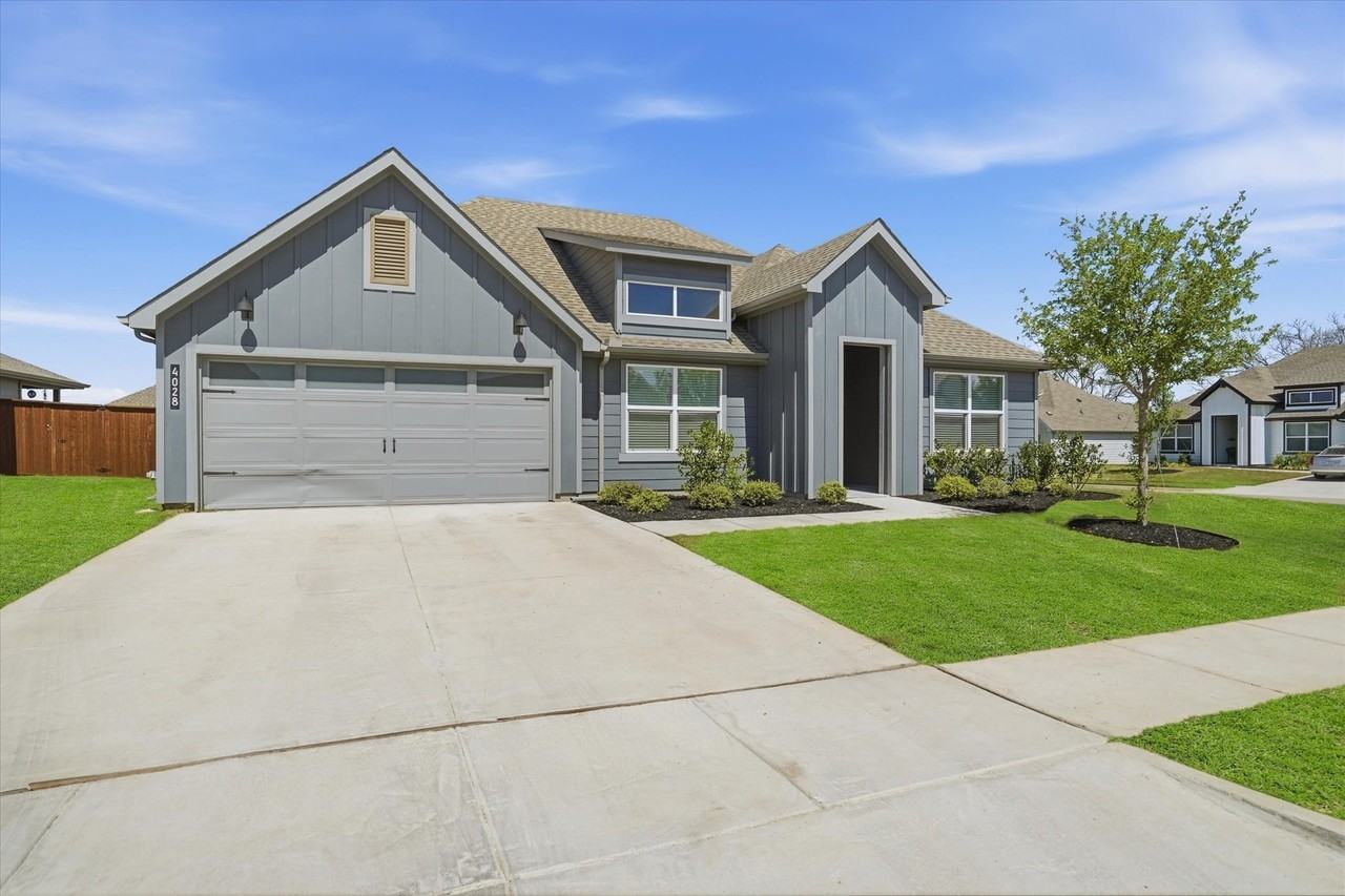 4028 Cornerstone Cir - Photo 2 of 38