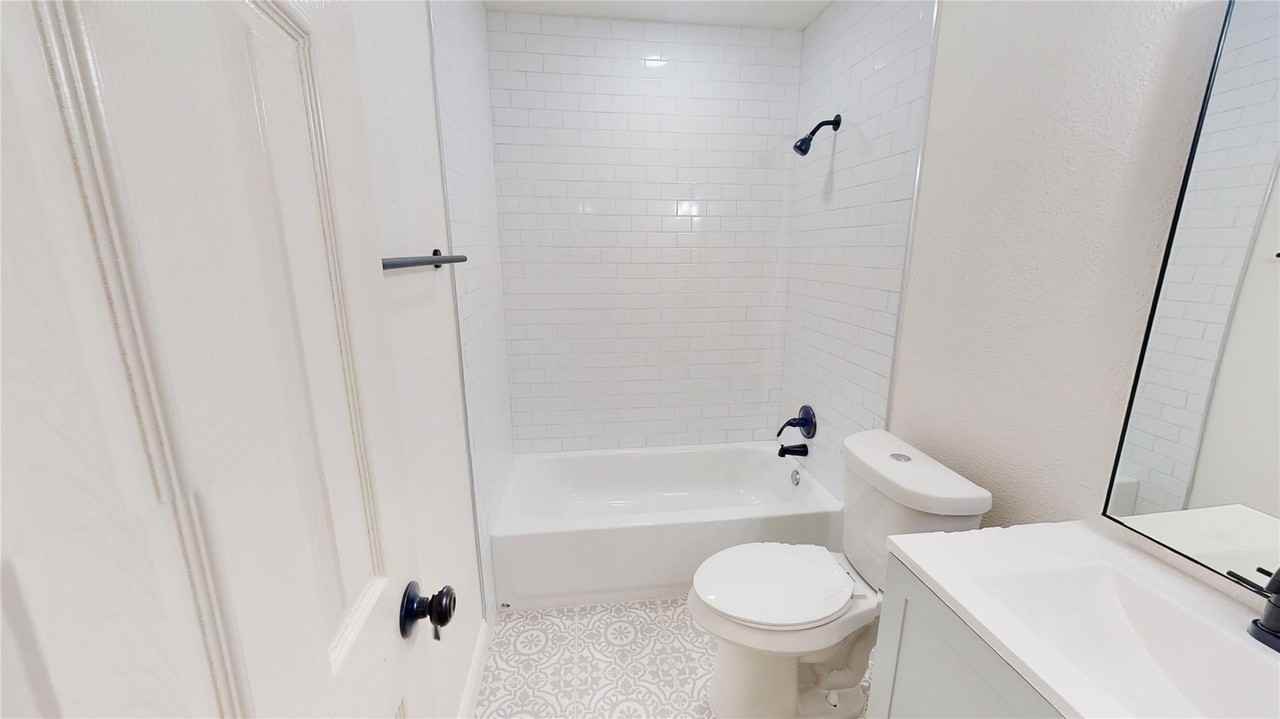 614 W Heard St #12 - Photo 5 of 12
