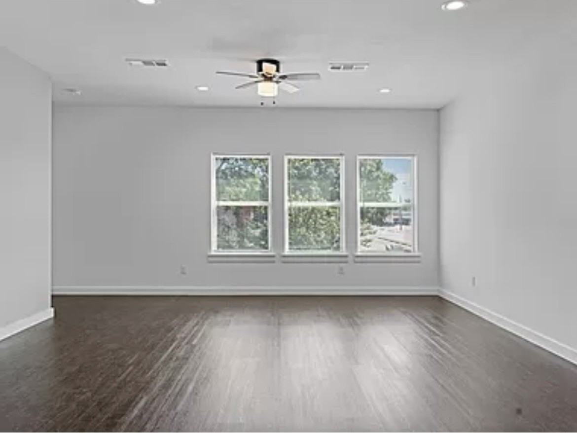 4703 Columbia Ave #104 - Photo 3 of 17