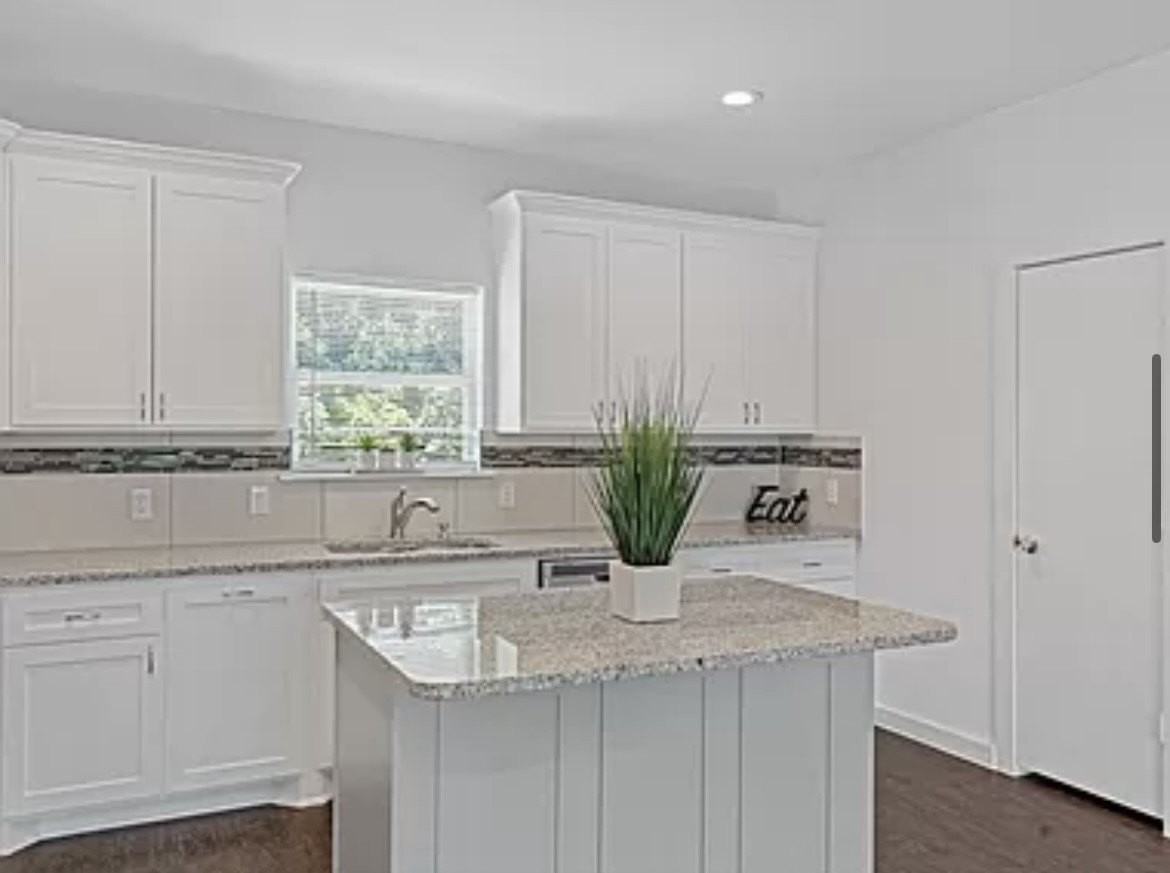 4703 Columbia Ave #104 - Photo 4 of 17