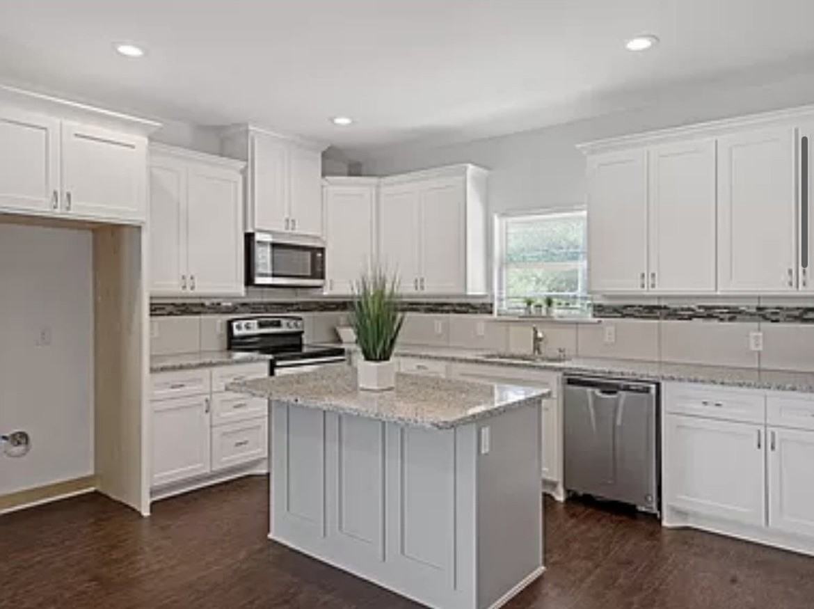 4703 Columbia Ave #104 - Photo 5 of 17