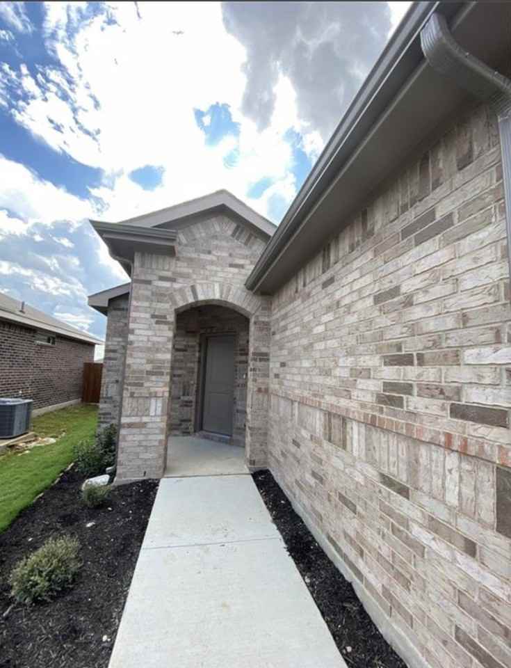 9717 Hickory Knob Dr - Photo 4 of 36