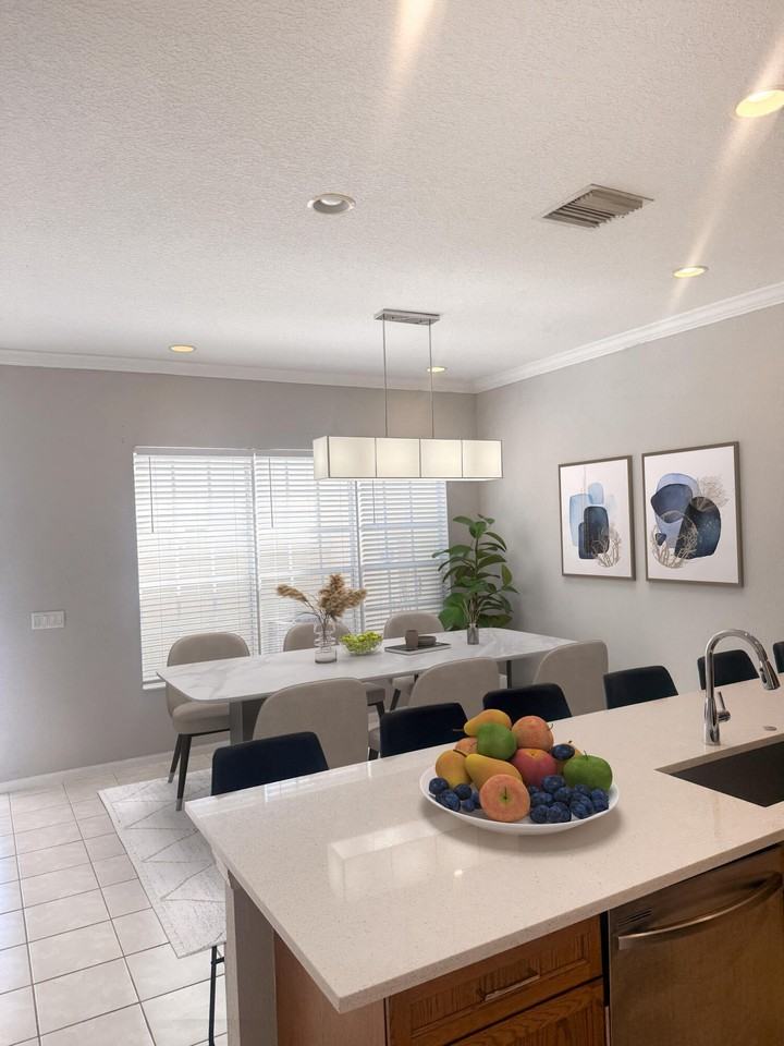 608 Nw 25th Ave - Photo 5 of 34