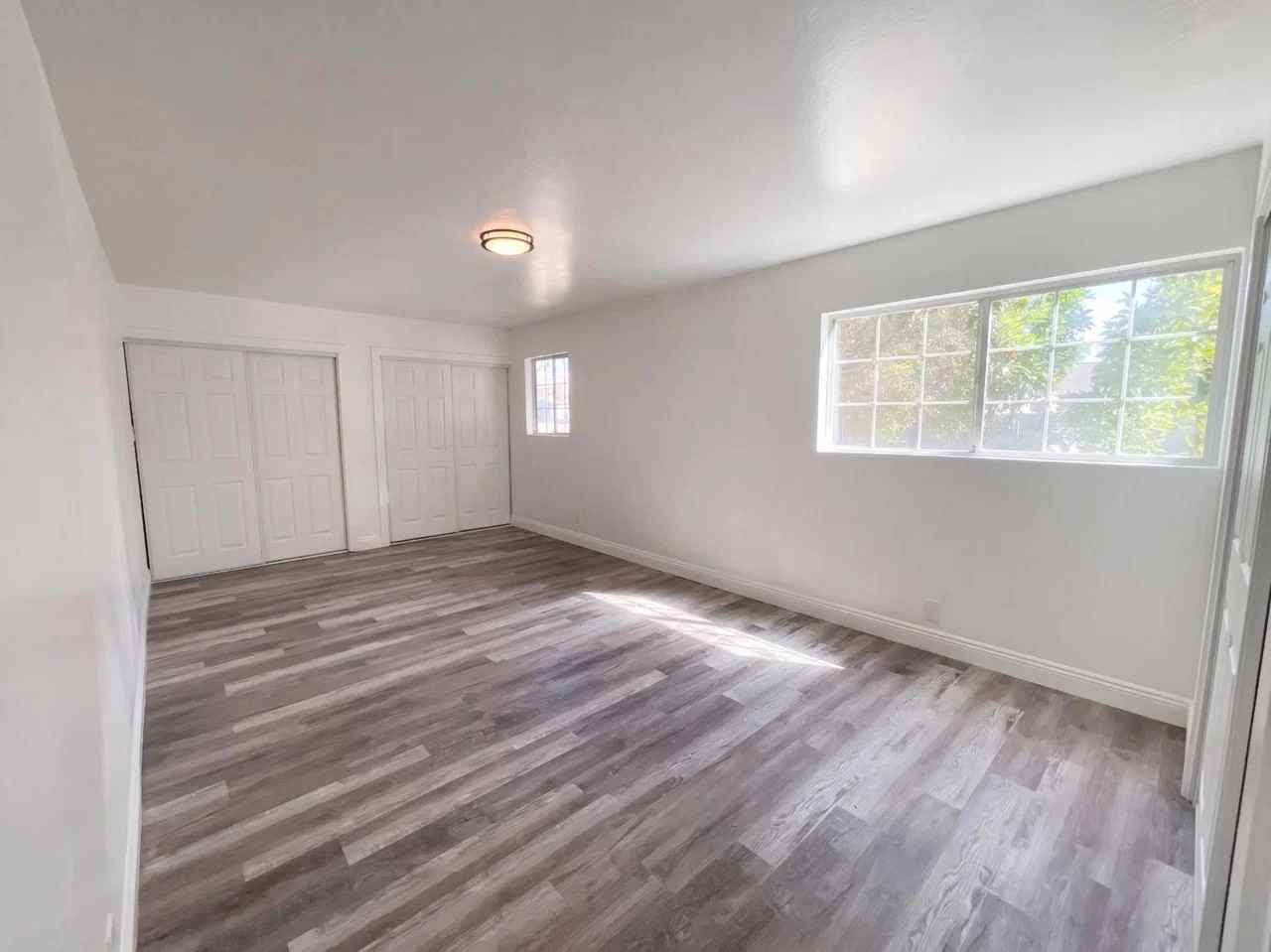 6150 Parkoaks Drive - Photo 4 of 10