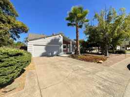 featured image of 6150 Parkoaks Drive
