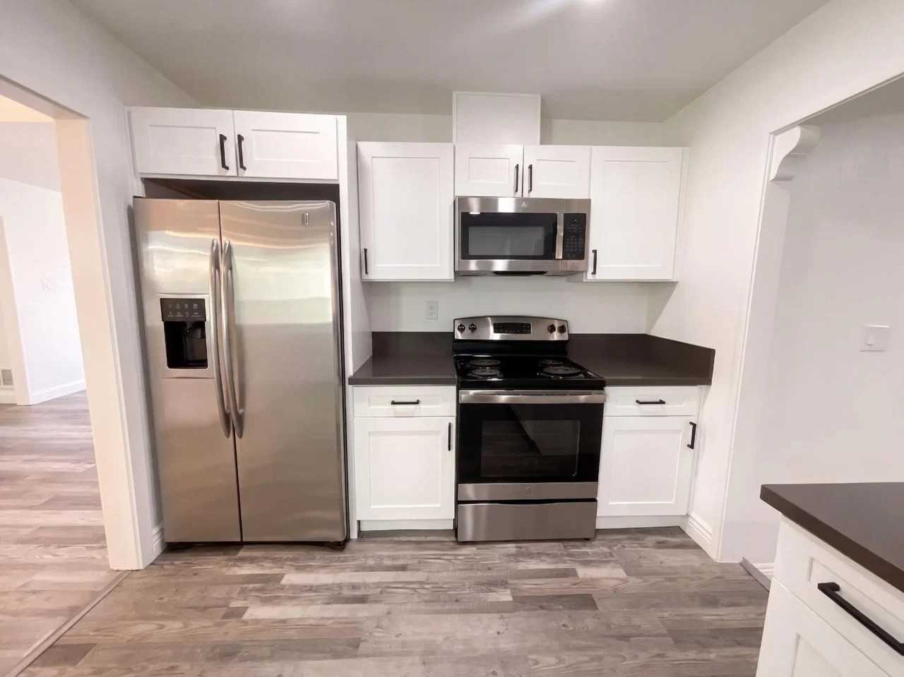 6150 Parkoaks Drive - Photo 3 of 10