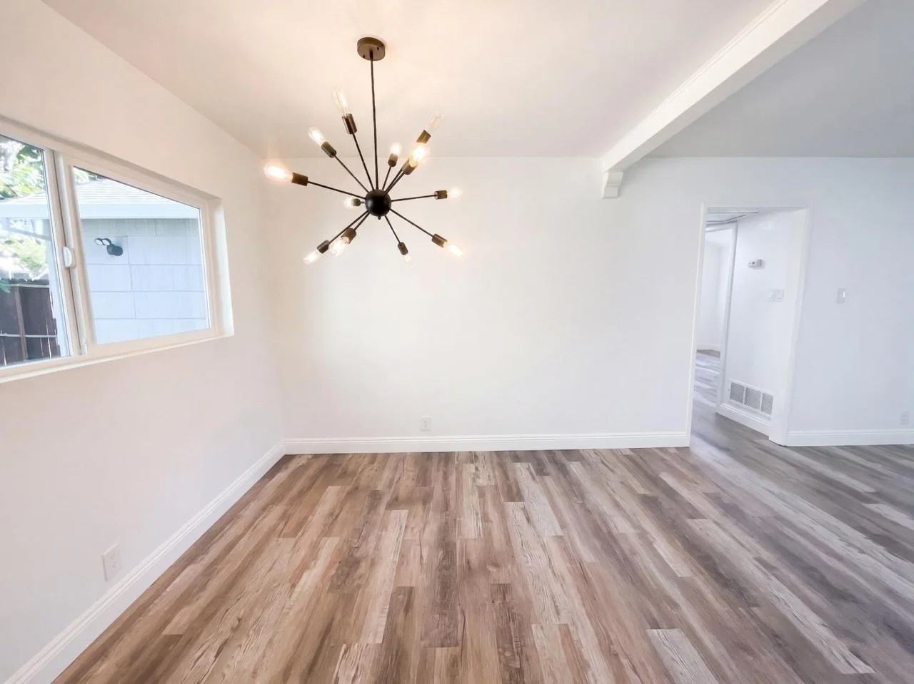 6150 Parkoaks Drive - Photo 6 of 10