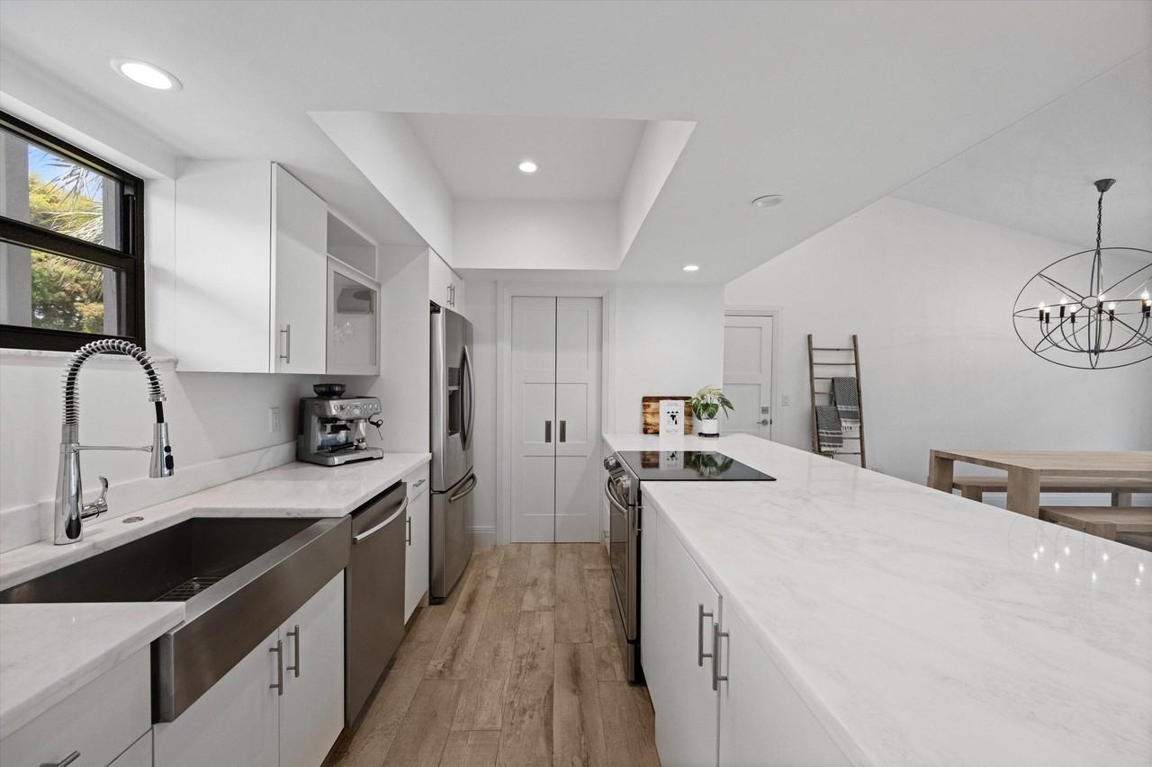11863 Wimbledon Cir #533 - Photo 4 of 18