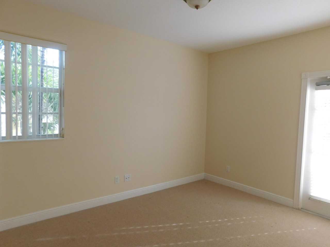 4014 Community Dr #1 - Photo 4 of 22